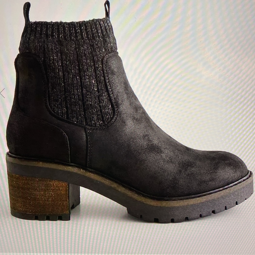 B-52 Chelsea Lug Boot
